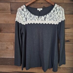Umgee Gray Long Sleeve Top With Ivory Crochet Lace Detail Sz Medium